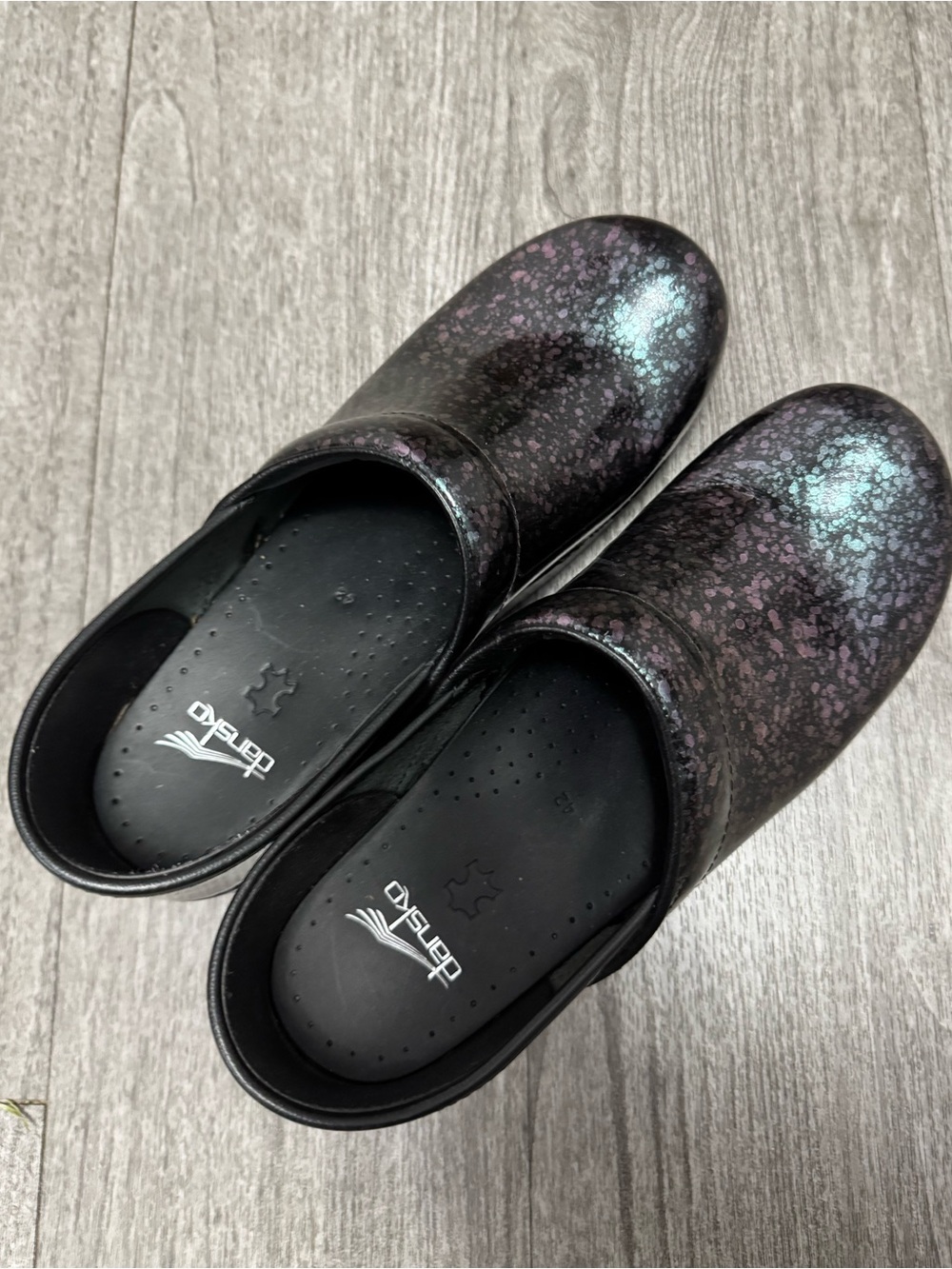 DANSKO WOMEN'S PROFESSIONAL PATENT METALLIC INK